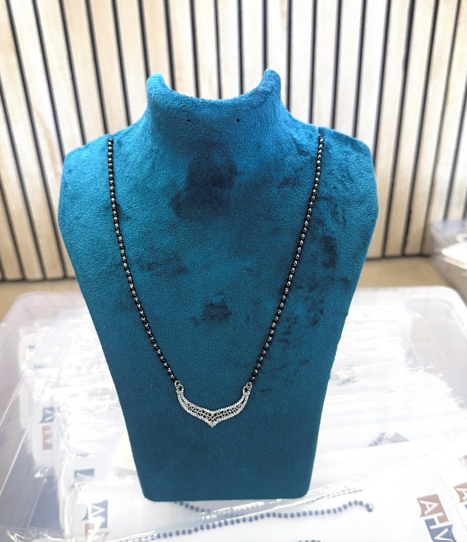 Virtual Jewellery Try-On Before